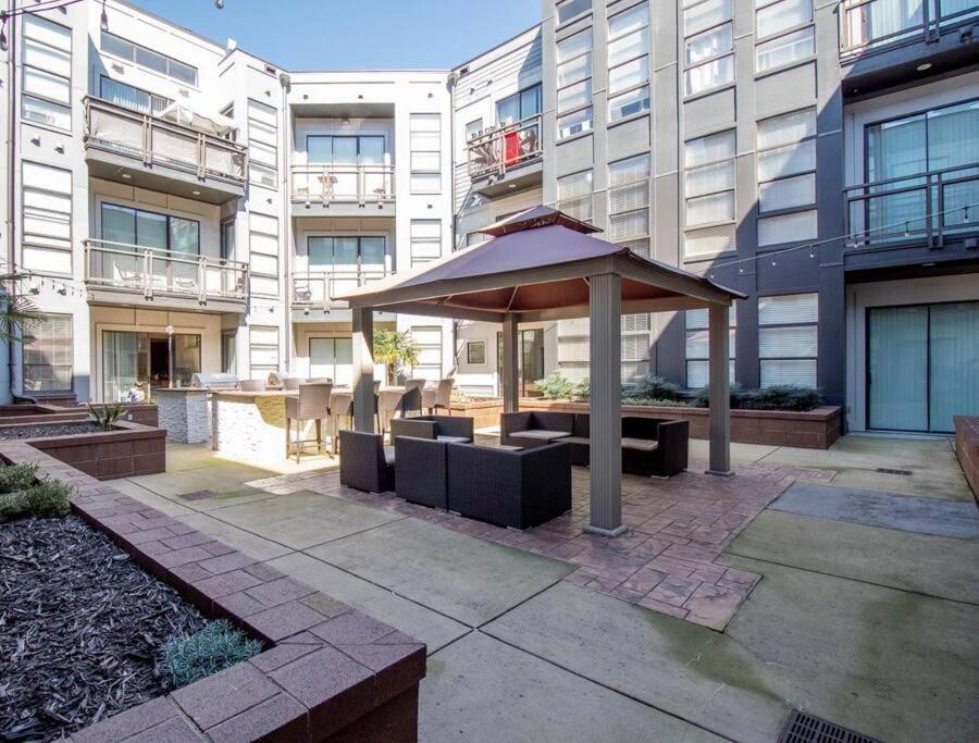 Luxury Apartment Wifi, Gym, Pool, Shops & Food! Unit 329 夏洛特 外观 照片