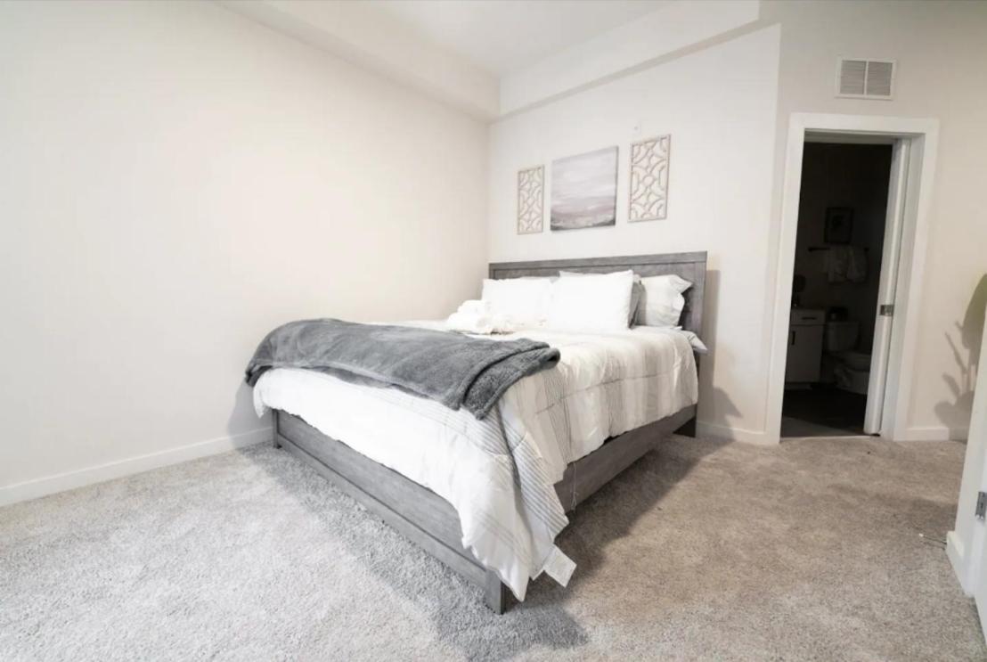 Luxury Apartment Wifi, Gym, Pool, Shops & Food! Unit 329 夏洛特 外观 照片